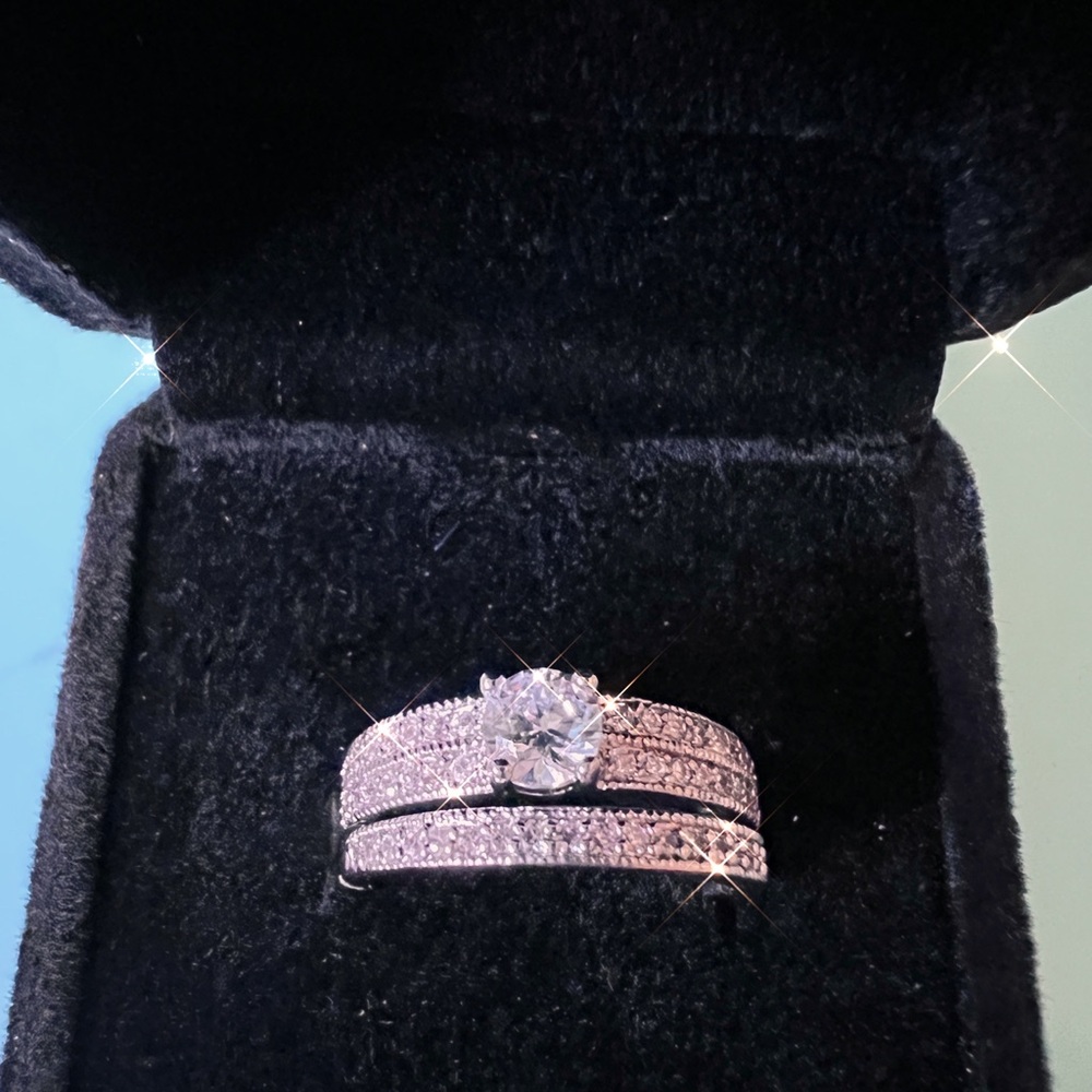 18K White Gold Plated Ring with Zirconia